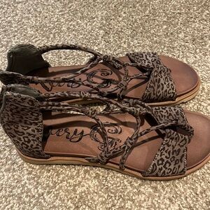 Very G sandals - great condition
